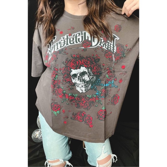 DAYDREAMER Grateful Dead Roses Oversized
OS Tee in Washed Black - Picture 1 of 3